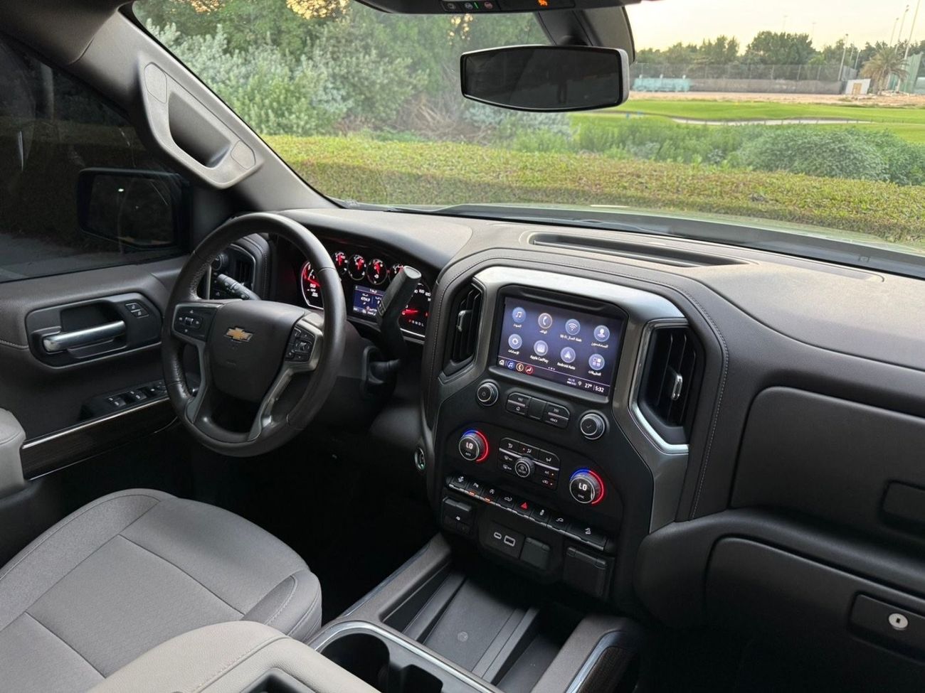 Chevrolet Silverado CHEVROLET SILVERADO 2021 LT GCC UNDER WARRANTY 4 door