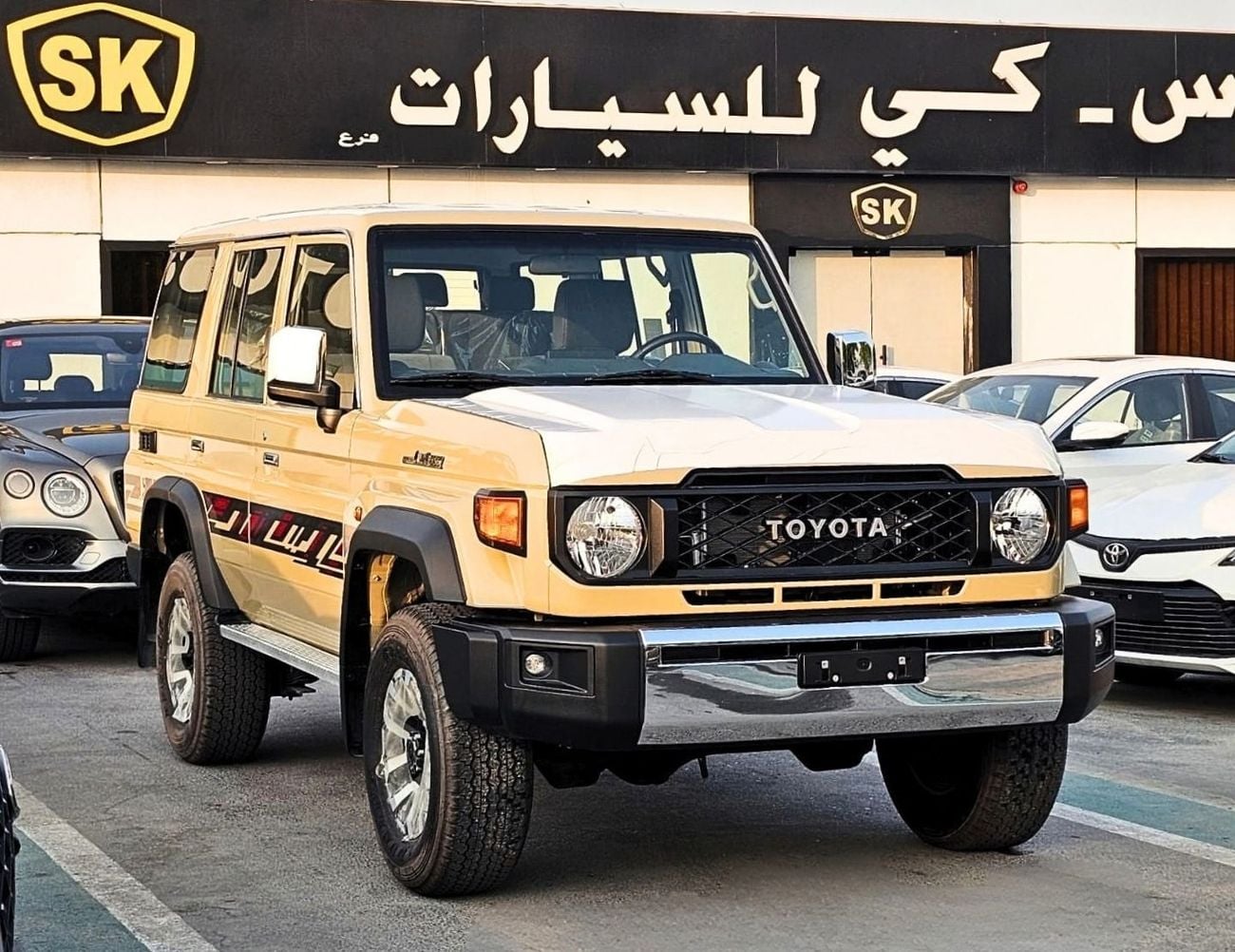 Toyota Land Cruiser 70 LC76 LX HARDTOP 5DOOR || 2.8L DIESEL V4 M/T 4WD | REAR CAMERA | OVER FENDER | FABRIC SEATS (CODE # H