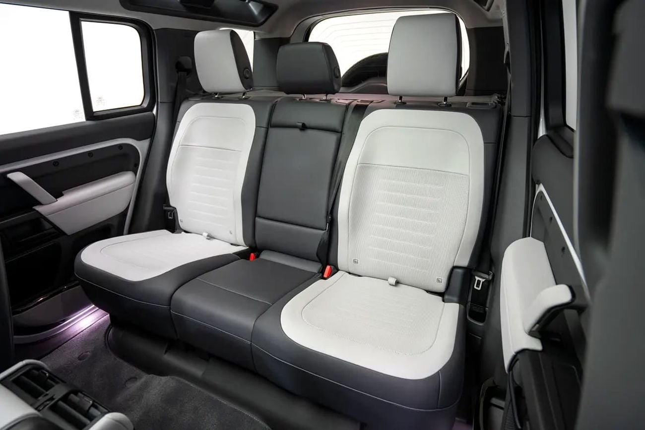 Land Rover Defender 110 OCTA P635 - European Specs