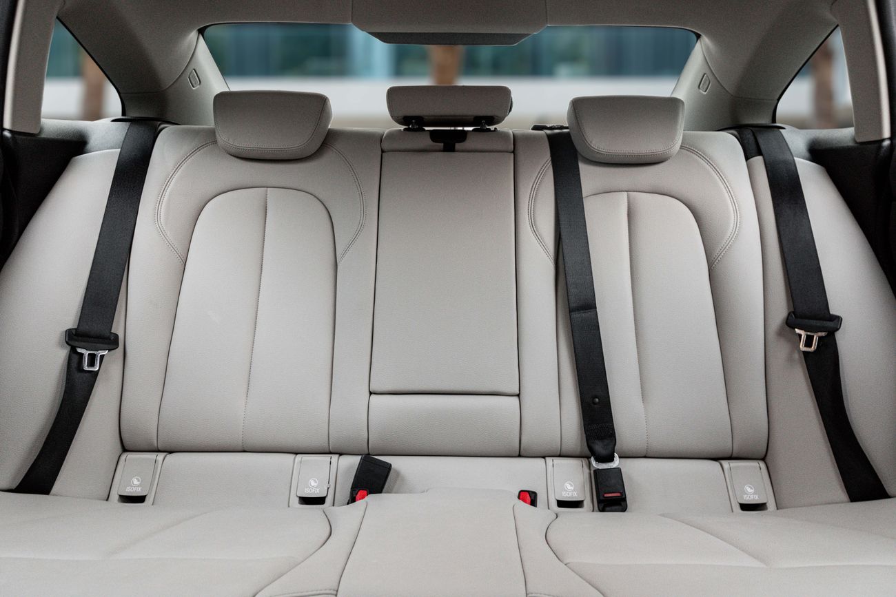 BMW 218i 218i | 1,782 P.M | 0% Downpayment | ONE OWNER | AGENCY WARRANTY+SERVICE!