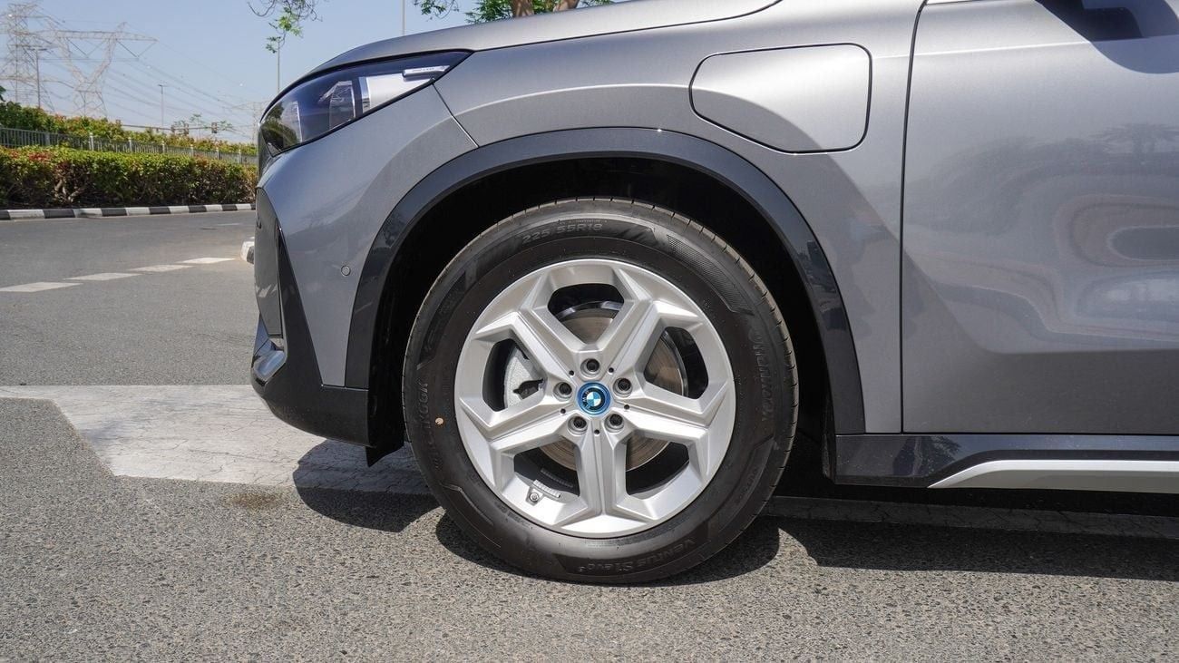 بي أم دبليو iX1 EDrive 25L