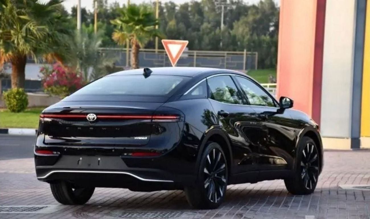 Toyota Crown TOYOTA CROWN 2.5L HYBRID FULL OPTION 2026 GCC FULL OPTION GCC SPECS