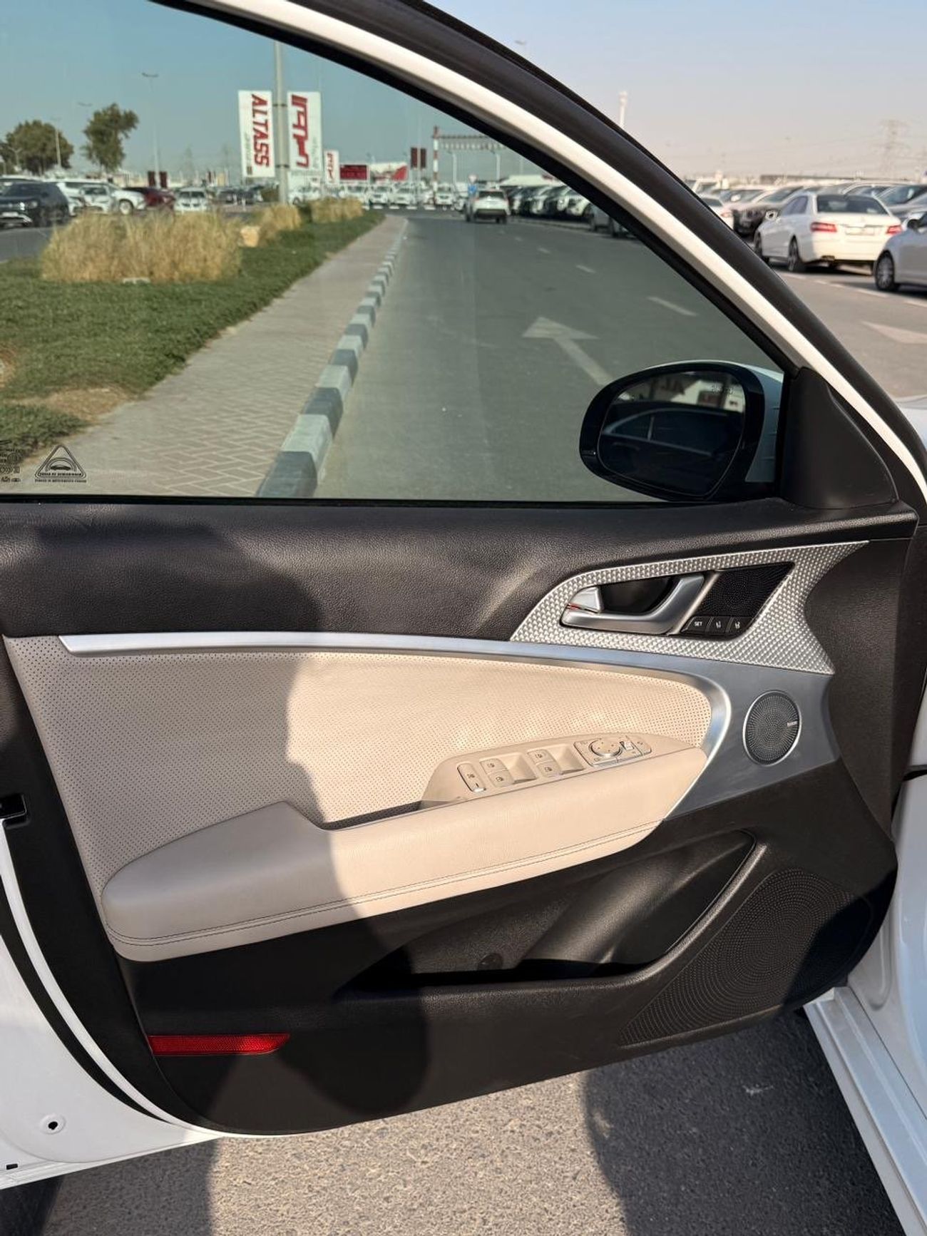 Genesis G70 Platinum 2.0L RWD