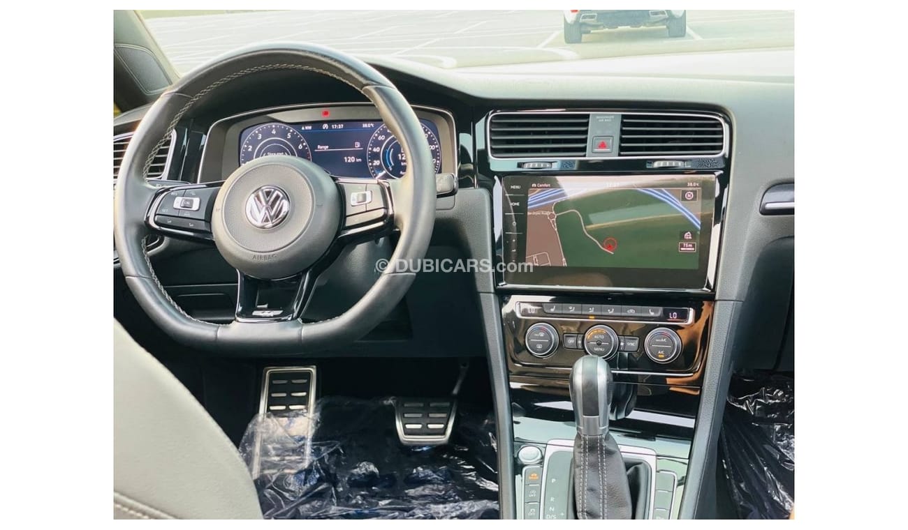 فولكس واجن جولف VOLKSWAGEN GOLF R MODEL 2018 GCC SPACE FREE PAINT FREE ACCEDENT