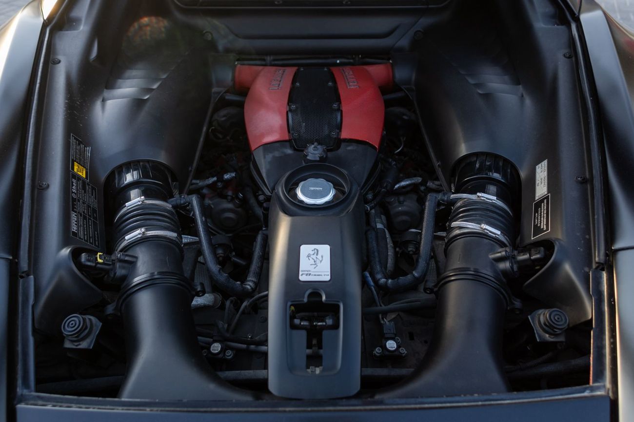 Ferrari F8 Tributo 3.9T V8