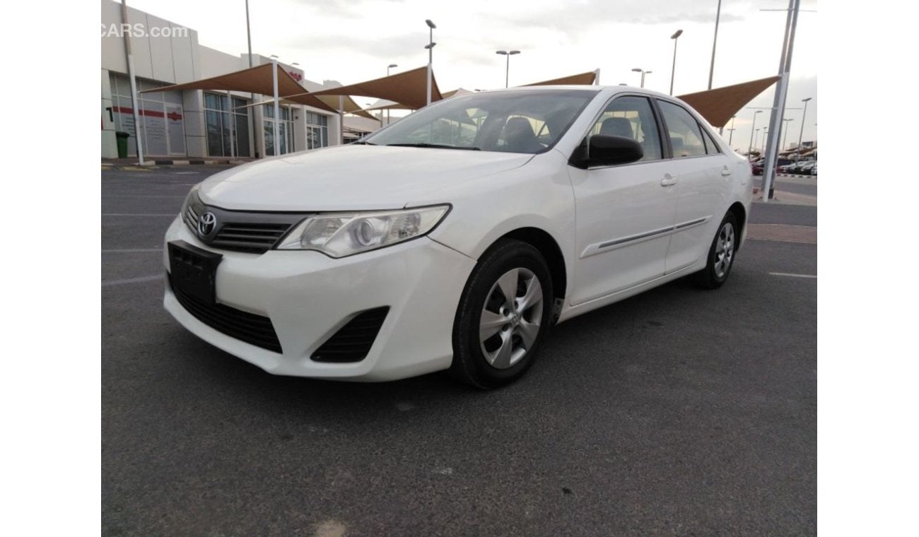 Toyota Camry 2013 gcc very celen car