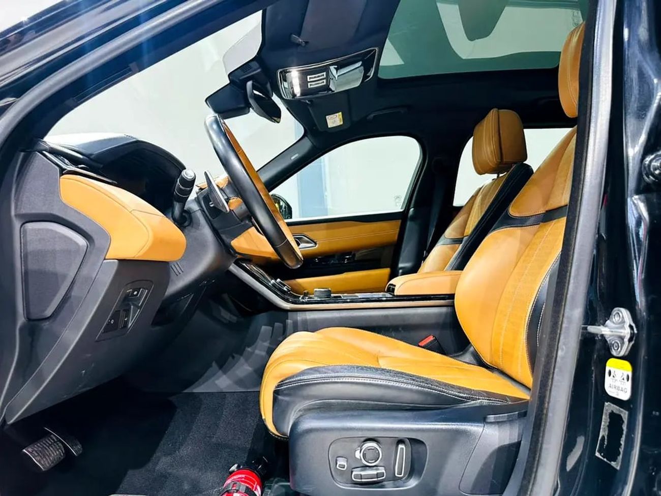 Land Rover Range Rover Velar 2210 P.M P380 R DYNAMIC GCC SPECS RECENTLY SERVICE DONE FROM AGENCY WITH ONE YEAR WARRANTY