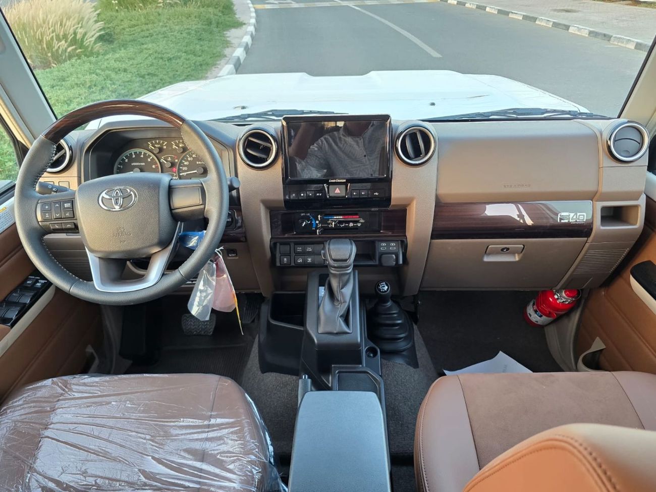 تويوتا لاند كروزر 2025 Toyota LC76 4.0L AT Full option