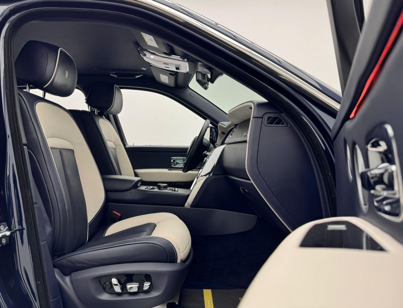 رولز رويس كولينان 2023 Rolls-Royce Cullinan, Rolls-Royce Service History, 1 Year Warranty, Excellent Condition