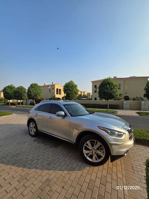 إنفينيتي QX70