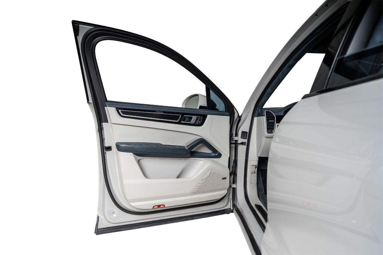 بورش كايان GTS Coupe