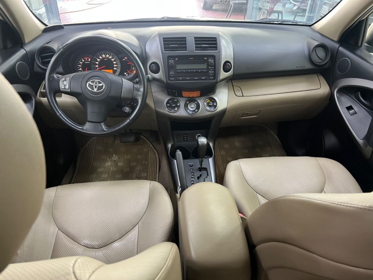 Toyota RAV4 Top