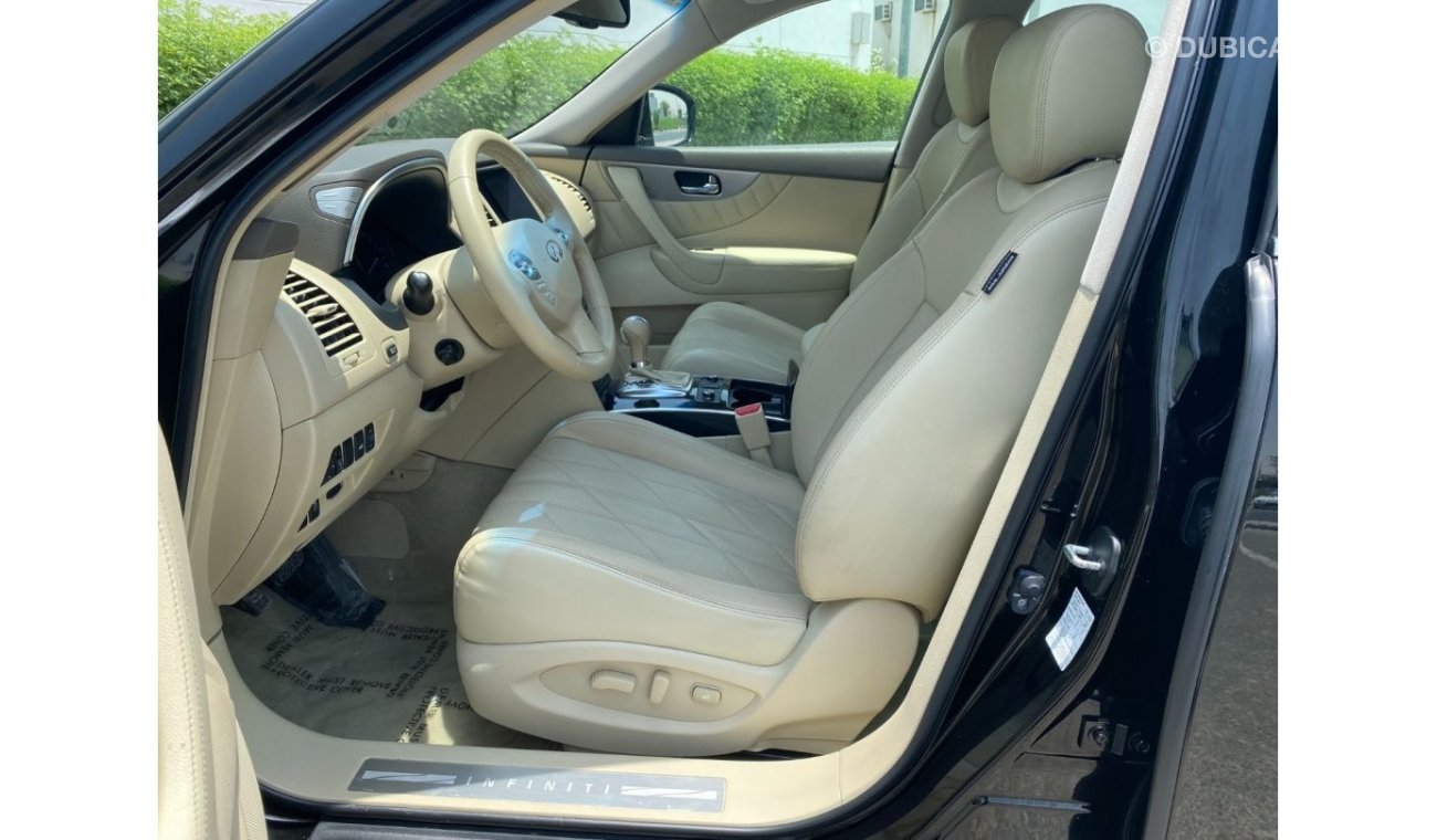 Infiniti QX70 AED 1725/ month INFINITI QX-70 FULL OPTION 3.7 V6 EXCELLENT CONDITION UNLIMITED KM WARRANTY..