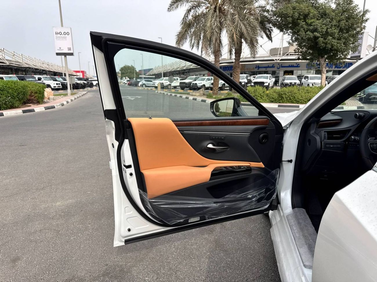 لكزس ES 350 2025 LEXUS ES350 3.5L PANAROMIC ELITE GCC BRAND NEW 0KM