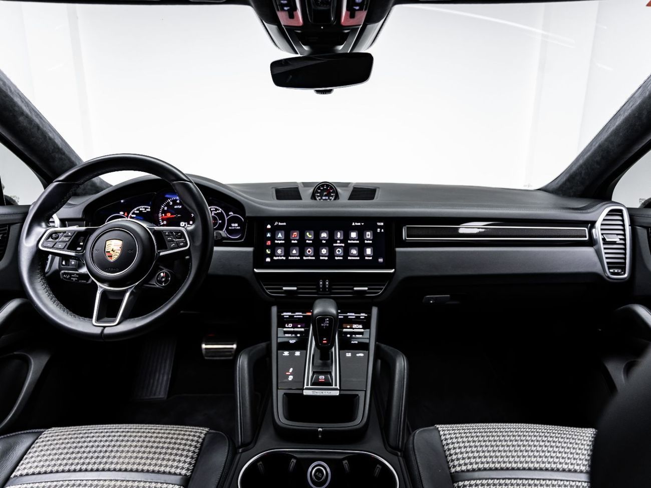 بورش كايان GTS Coupe