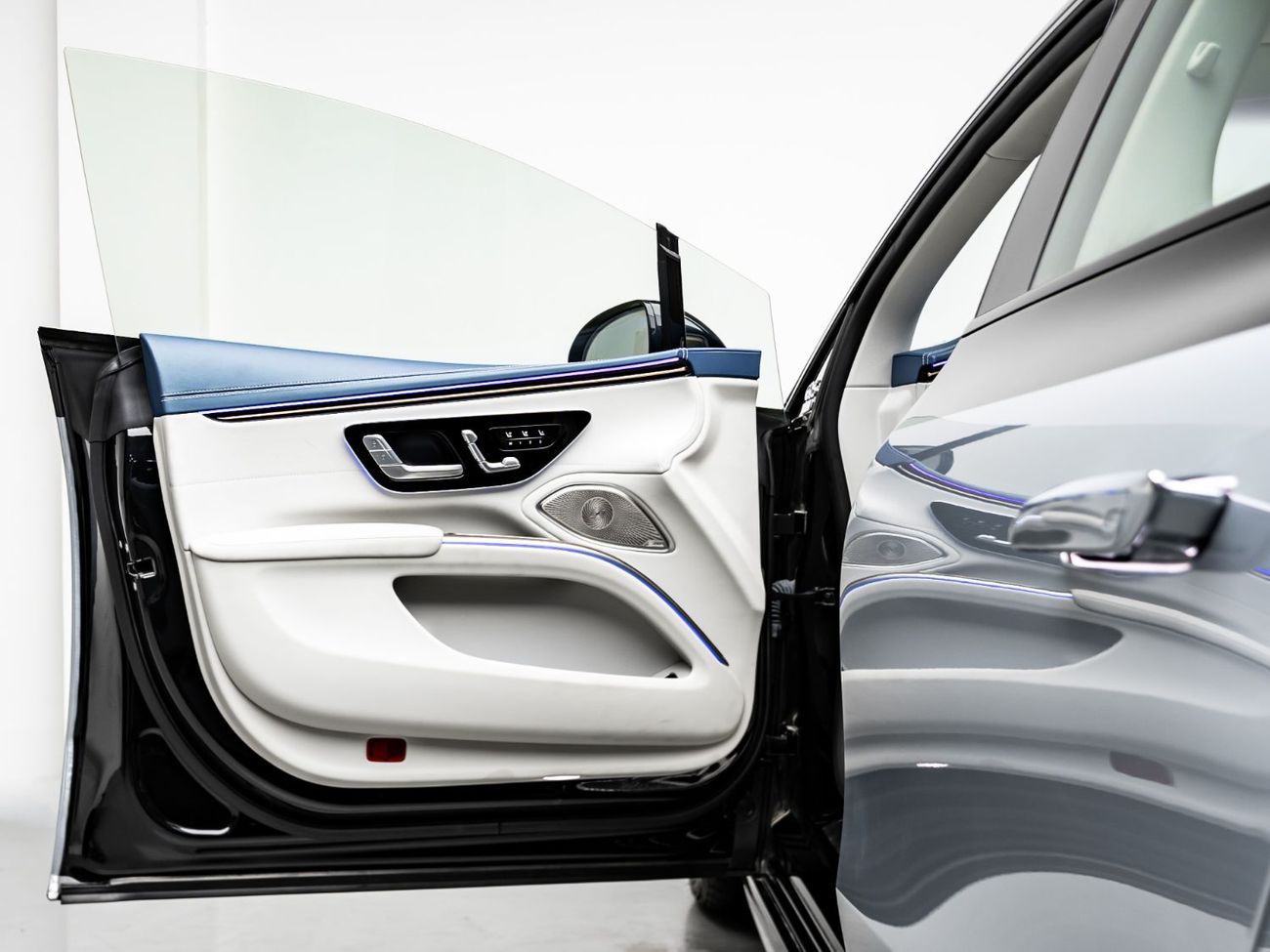 Mercedes-Benz EQS 580 Premium + 2024 Mercedes EQS580 Edition One 4-Matic, 2029 Mercedes Warranty + Service Contract, Low K