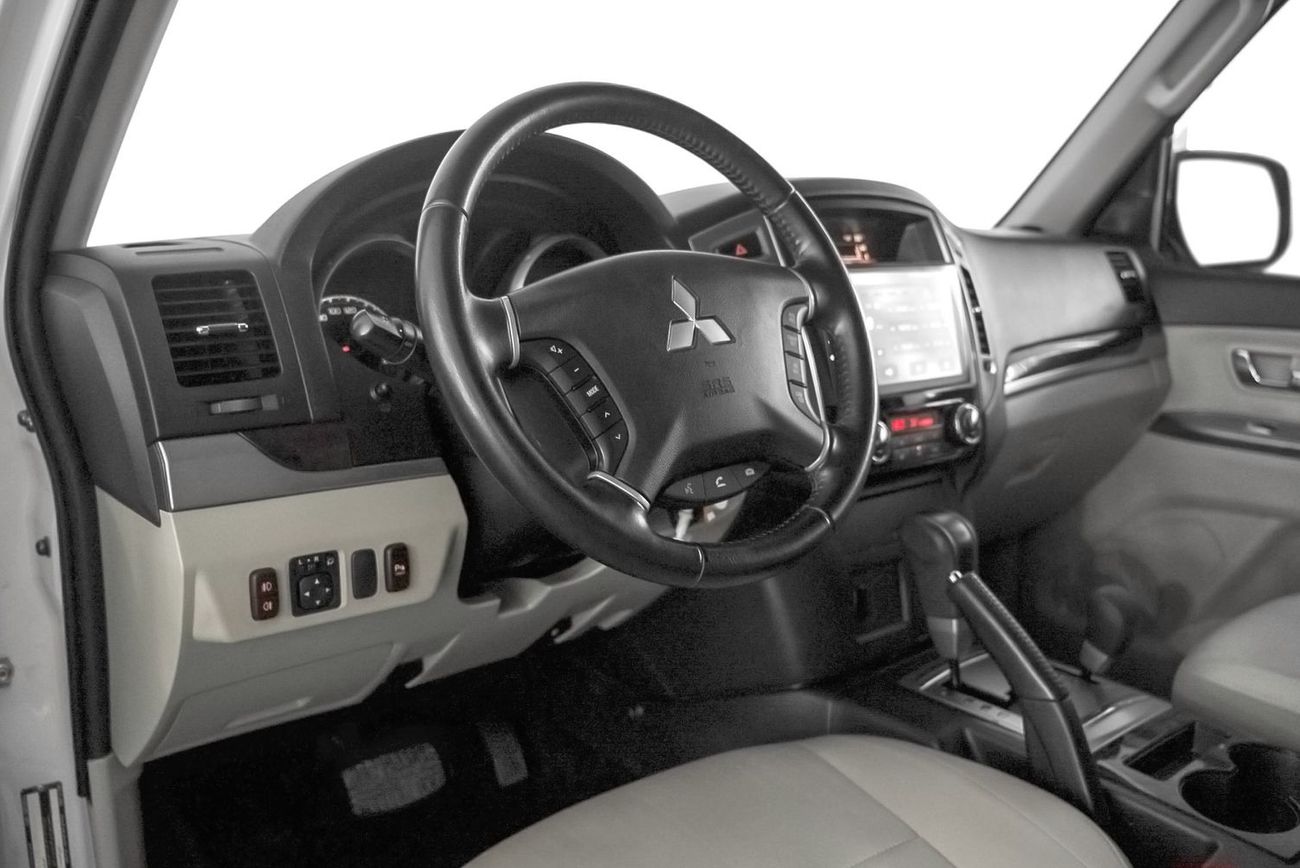 Mitsubishi Pajero GLS Base 3.5L (5 Seater)