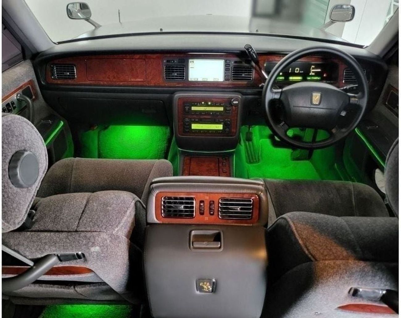 تويوتا سنشري CLASSIC 5.0L-12CYL - EXCELLENT CONDITION JAPANESE SPECIFICATION