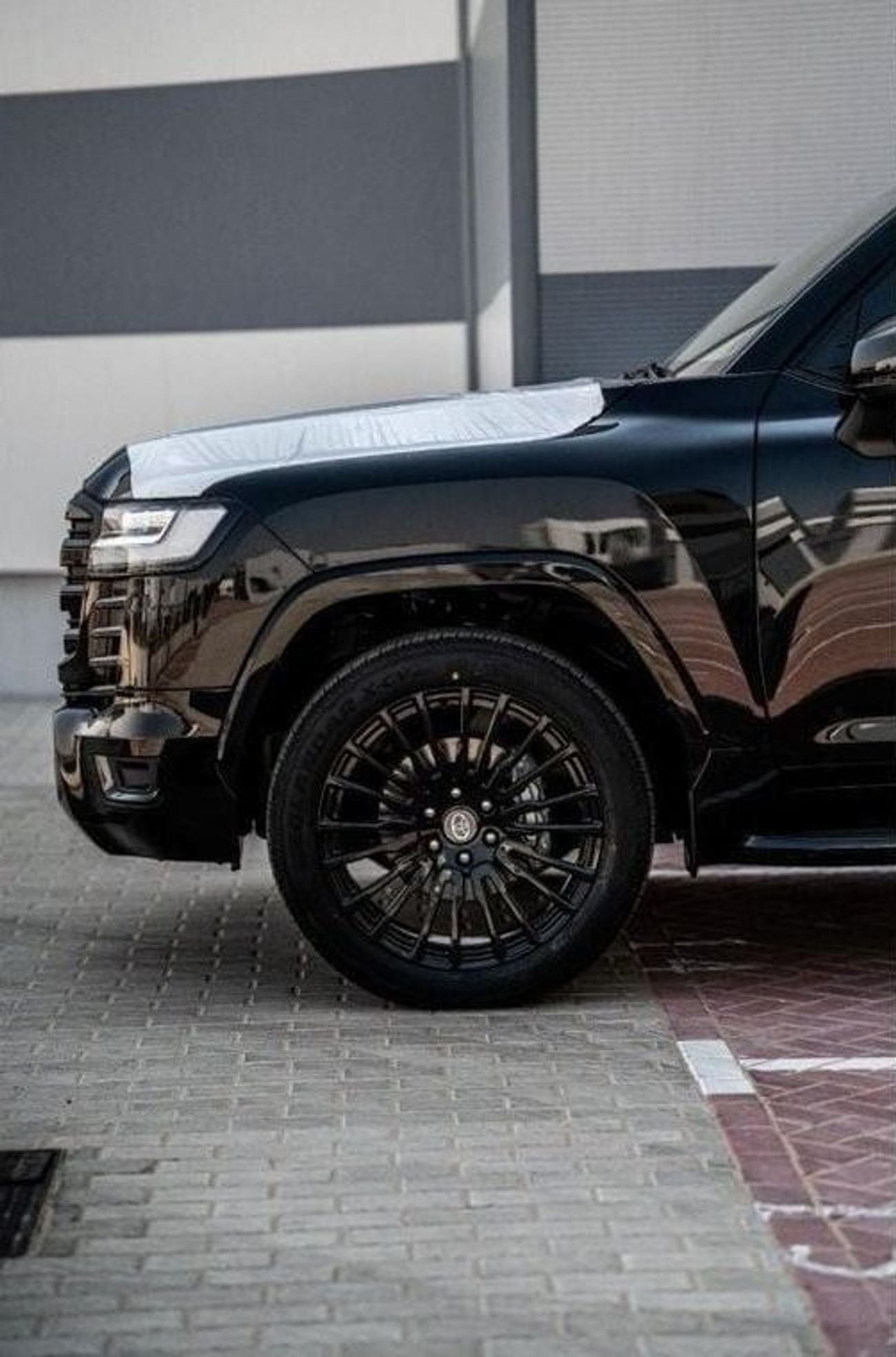 تويوتا لاند كروزر VXR VIP MBS Autobiography 4 Seater Black Edition