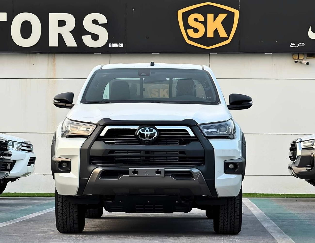 تويوتا هيلوكس ADVENTURE SR5 ADVENTURE || DOUBLE CABIN || 2.8L V4 DIESEL / RADAR / 360*CAMERA / AIR COMPRESSOR / FULL OPTION