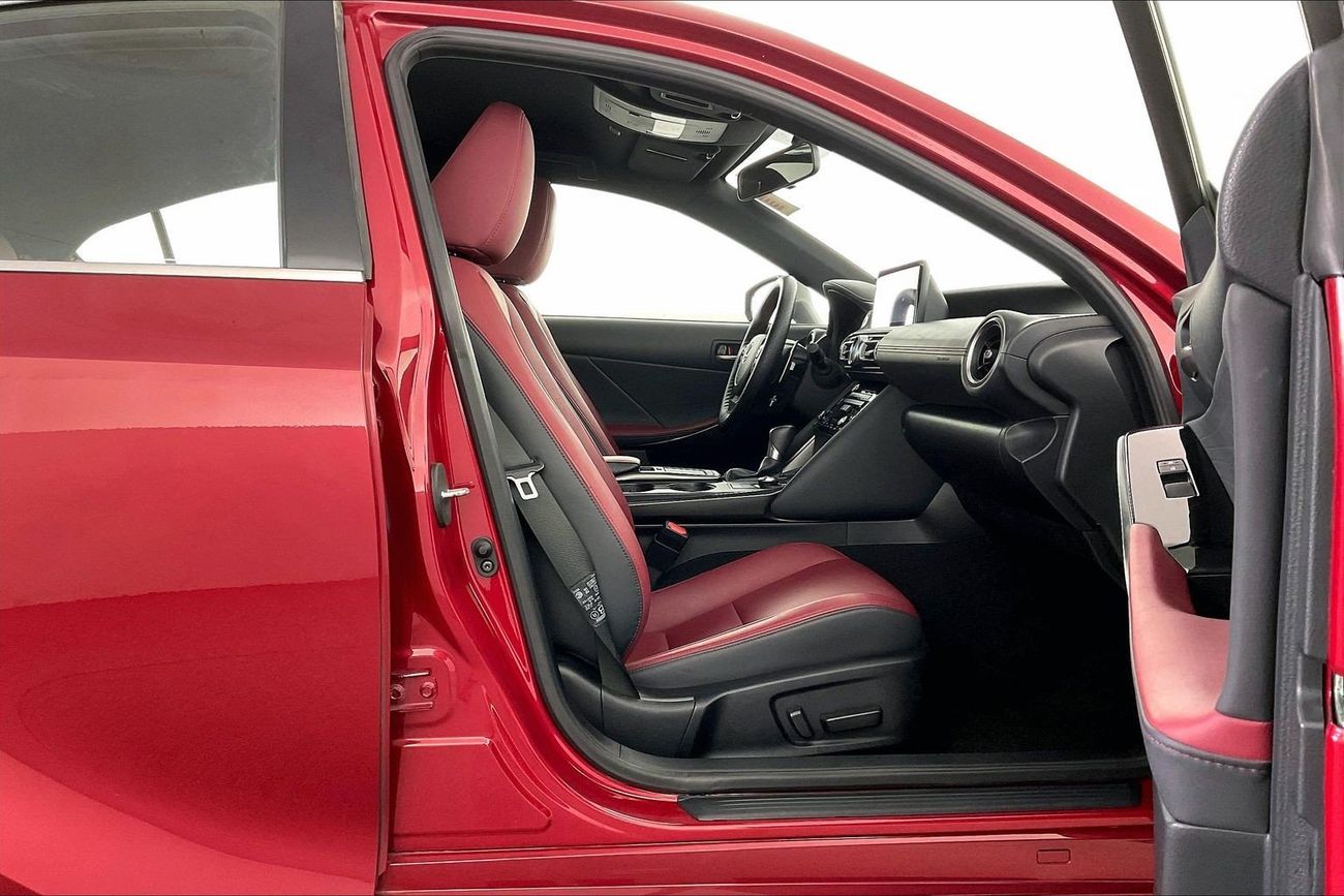 لكزس IS 300 Premier | upto AED 20,000 Ramadan Discount | شامل الضمان | 0 ﺪﻔﻋﺓ ﺃﻮﻟﻯ