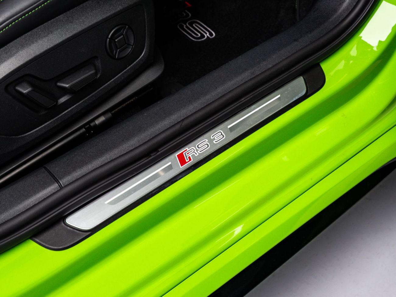 Audi RS3 TFSI quattro 2.5L Sedan 2022 Audi RS3, 2.5 TC I5, AWD, 400bhp, 7 Speed Automatic