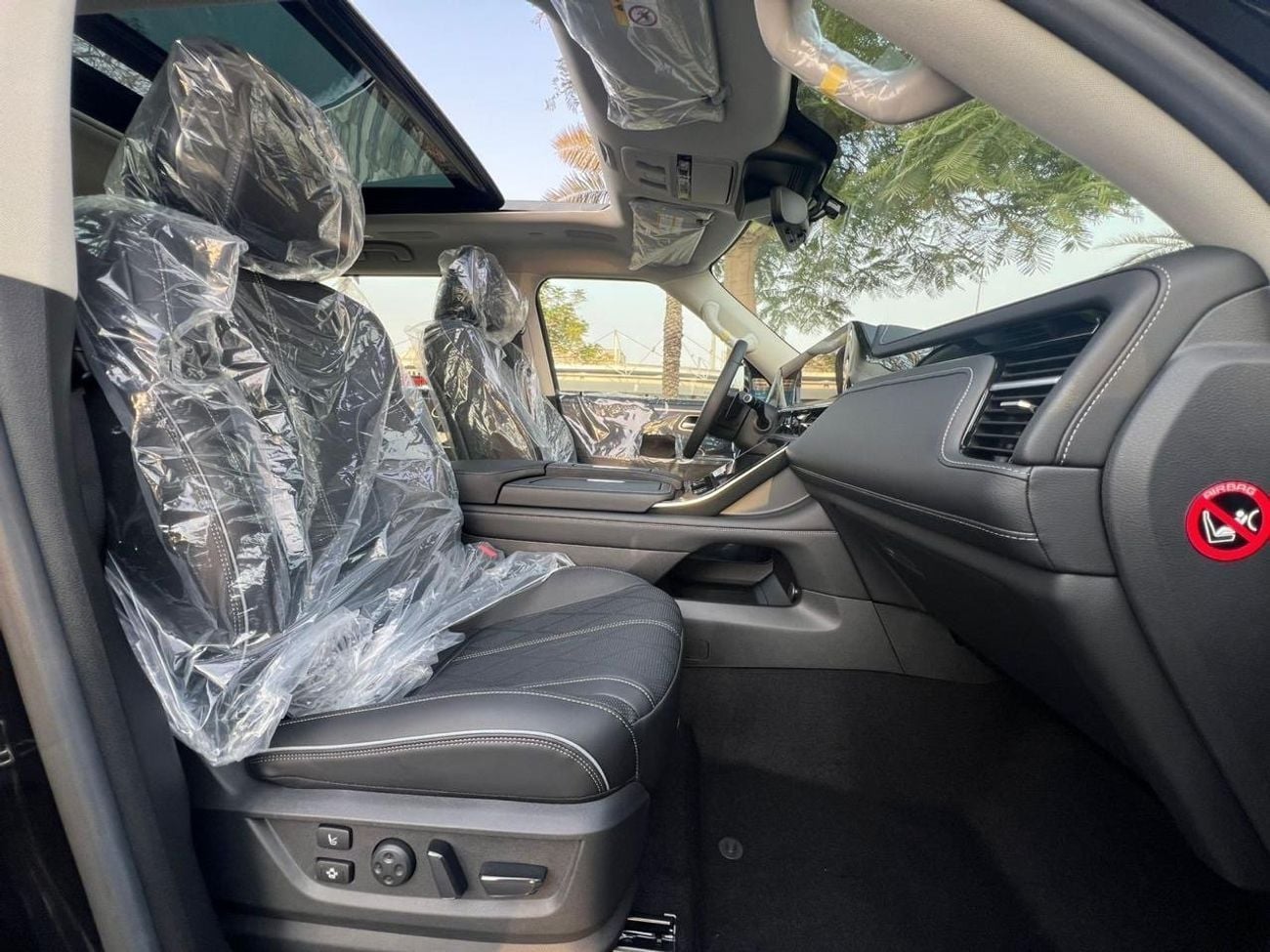 Infiniti QX80 SENSORY BENCH CHAIRS