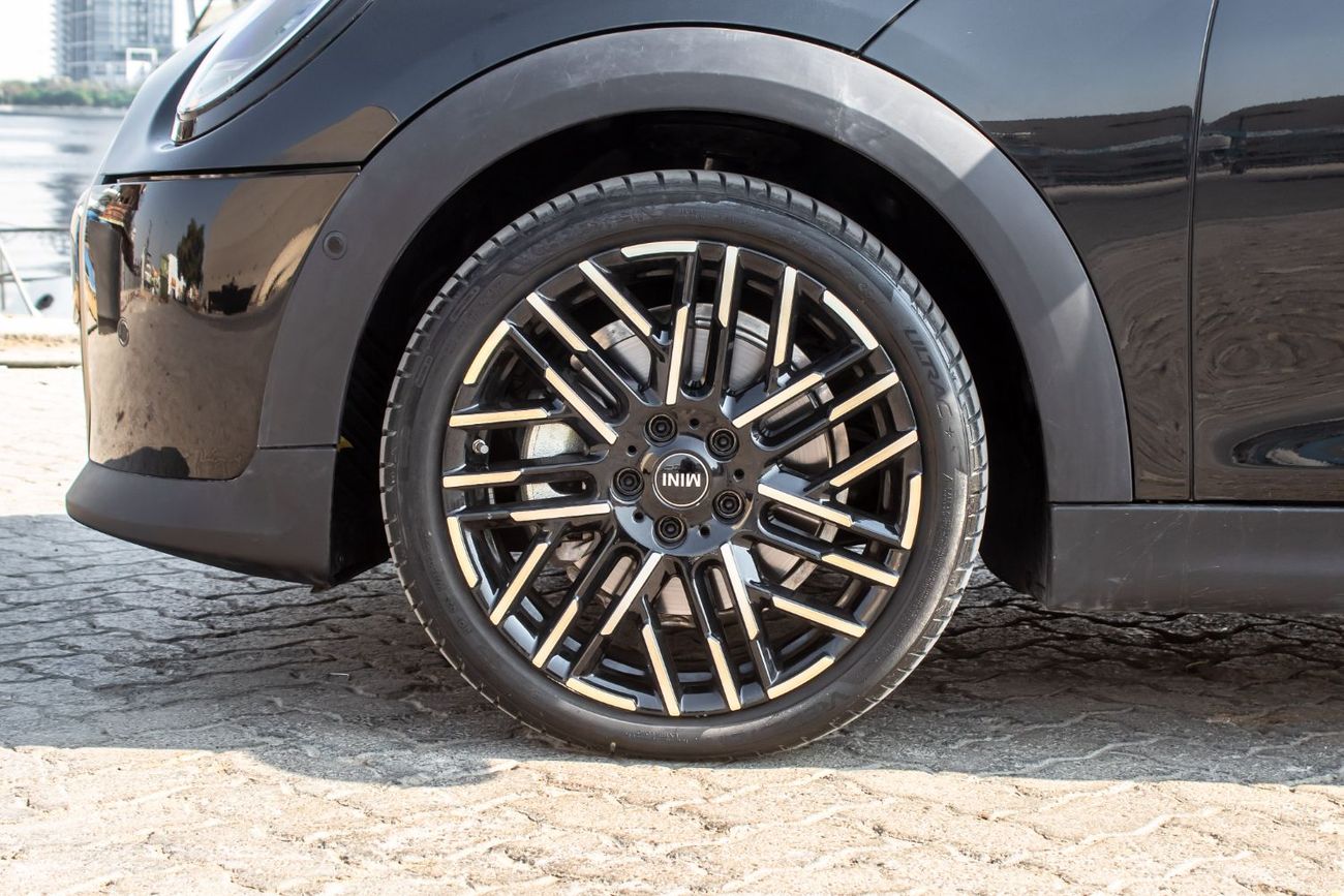 Mini Cooper S 2299 M/P With 0% Down Payment Mini Cooper S 2025