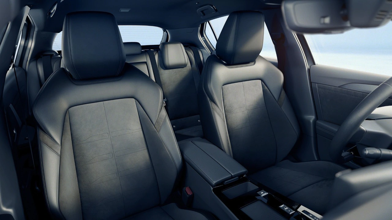 Opel Astra interior - Seats