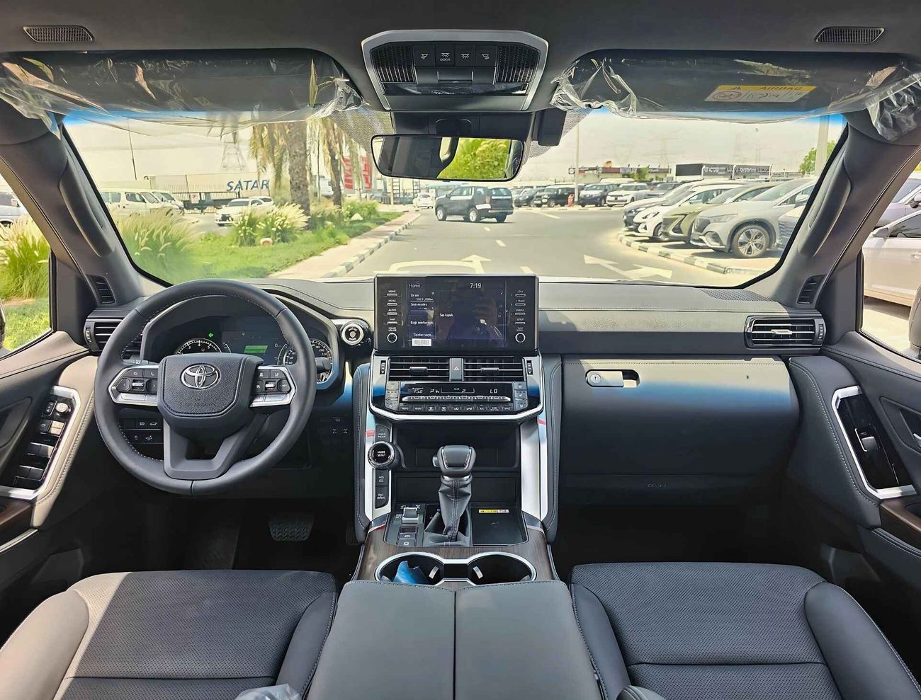 Toyota Land Cruiser LC300 / WINTER PACKAGE / VX / 3.5L / "9" DVD + 360 CAMERA / RADAR (CODE# LCWSR35VXH)