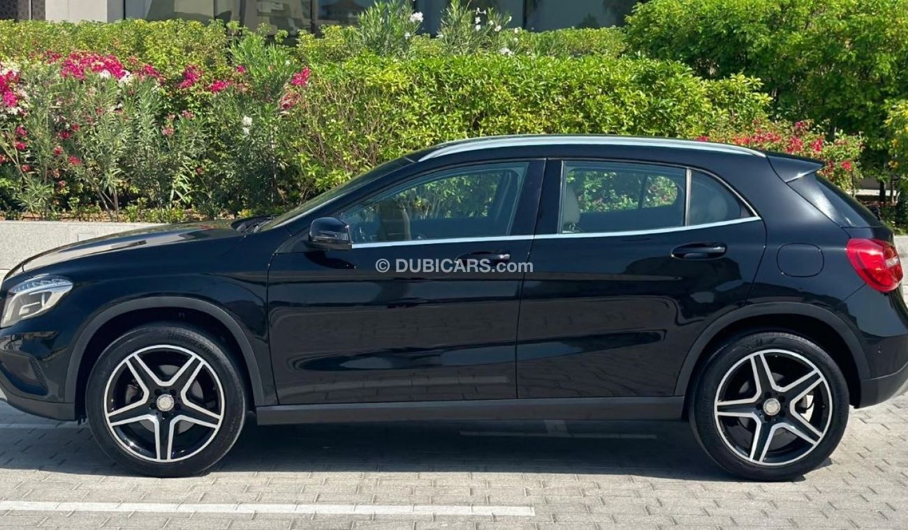 مرسيدس بنز GLA 250 Mercedes GLA250 AMG Panoramic  2016 GCC Full Options  Under Warranty