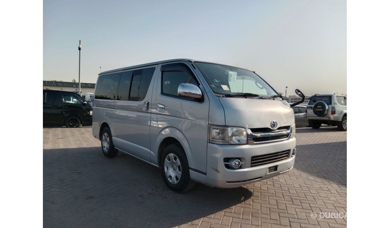 Toyota Hiace TOYOTA HIACE VAN RIGHT HAND DRIVE (PM1650)