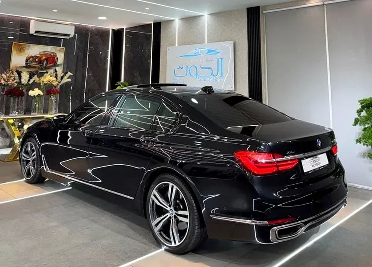 BMW 750Li Luxury 4.4L (443 HP)