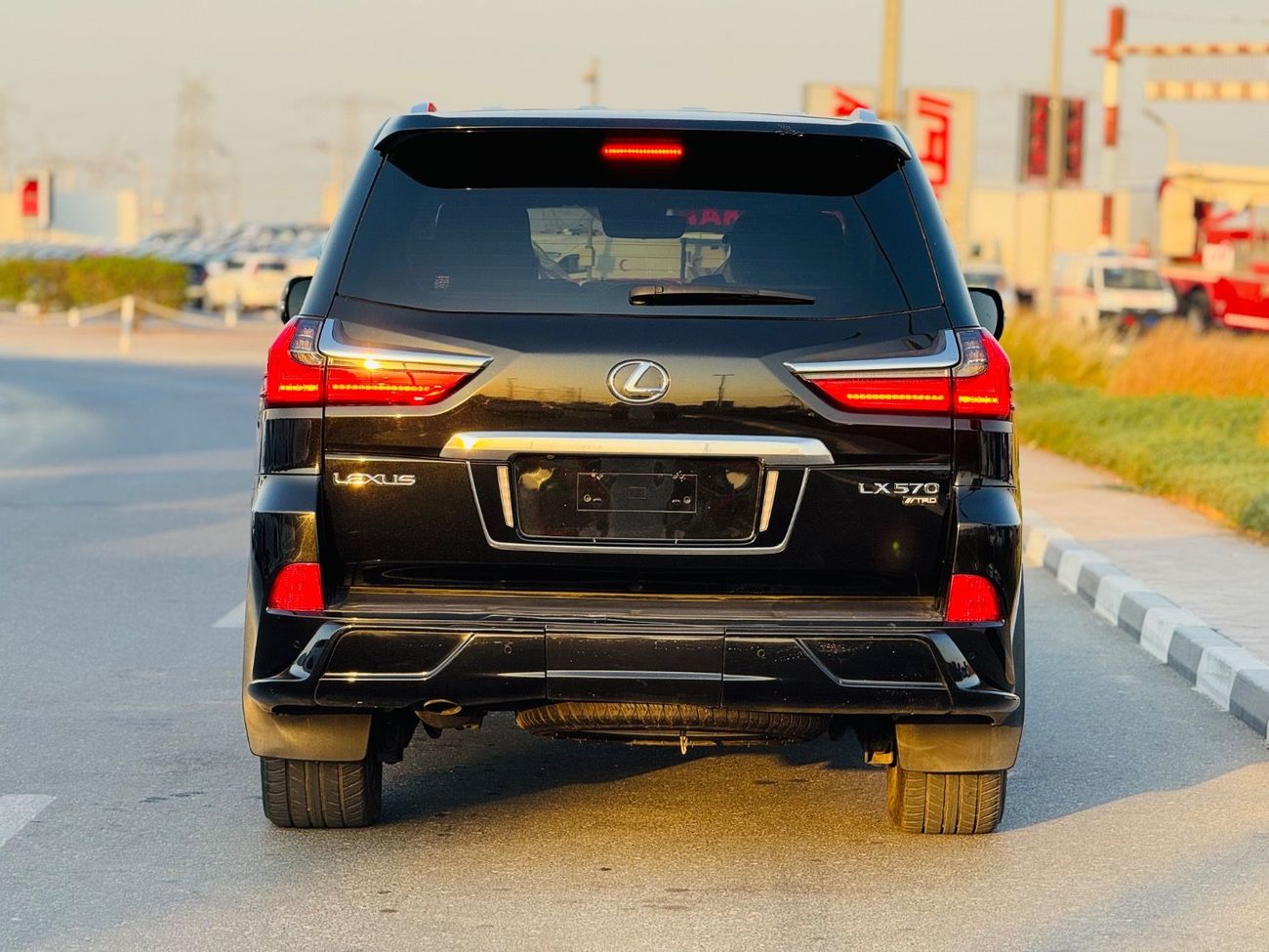 لكزس LX 570 RHD LEXUS LX570 FULL OPTION