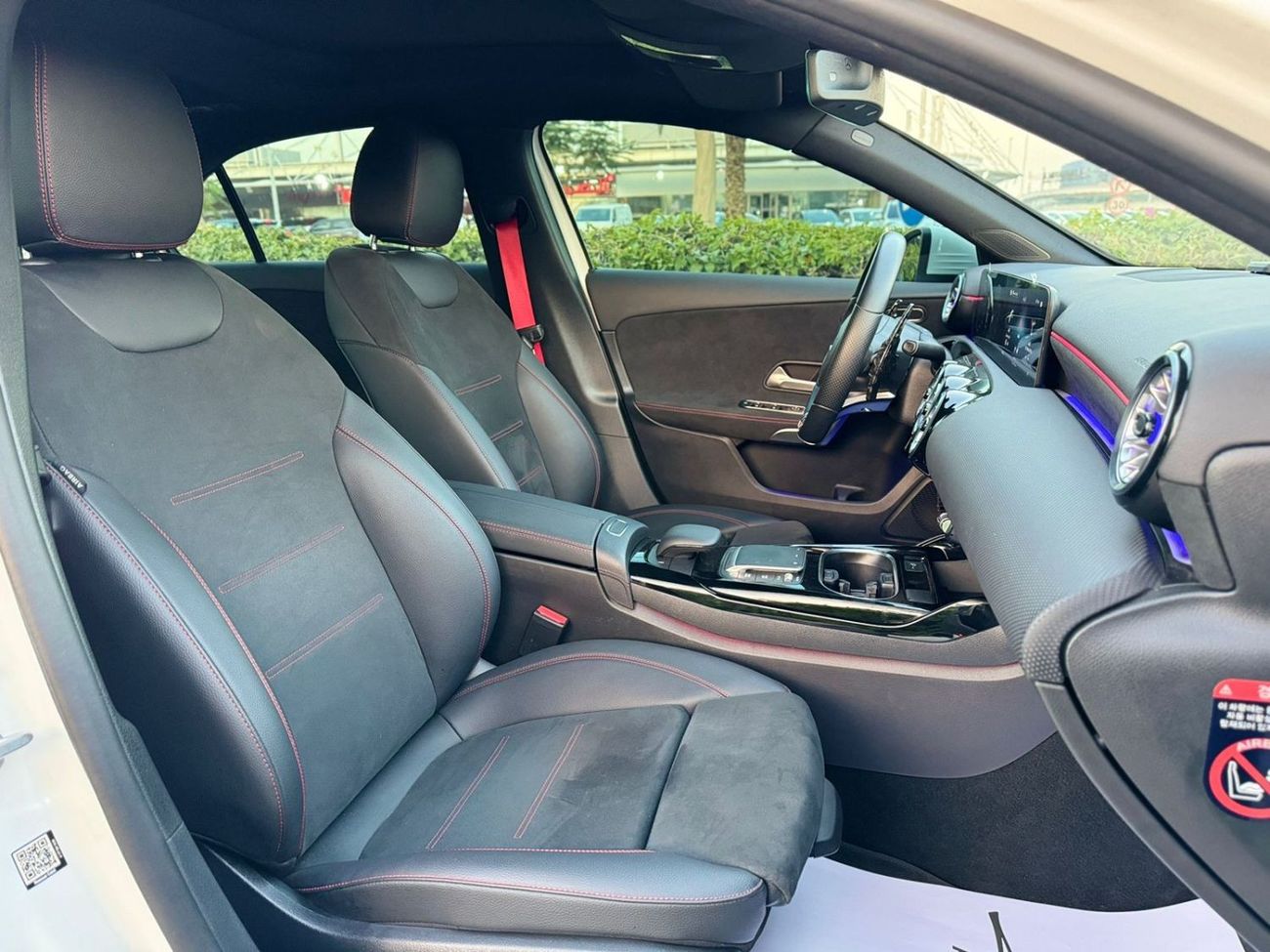 Mercedes-Benz A 35 AMG MERCEDES_BENZ.A_CLASS .AMG A 35