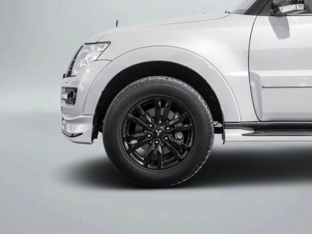 ميتسوبيشي باجيرو Signature Edition 3.8L V6