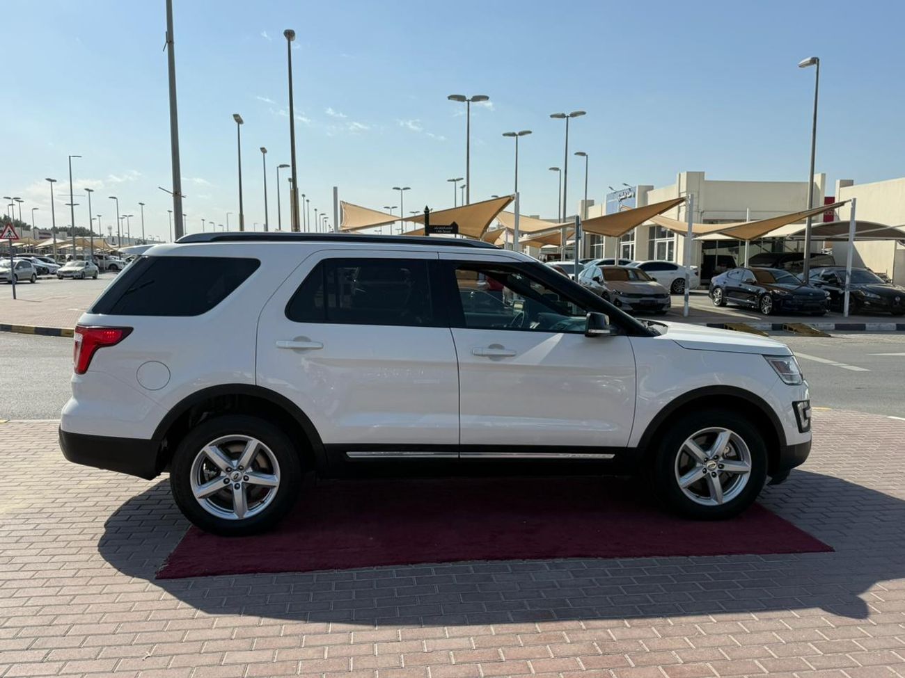 Ford Explorer XLT 3.5L LOW MILEAGE GOOD CONDITION