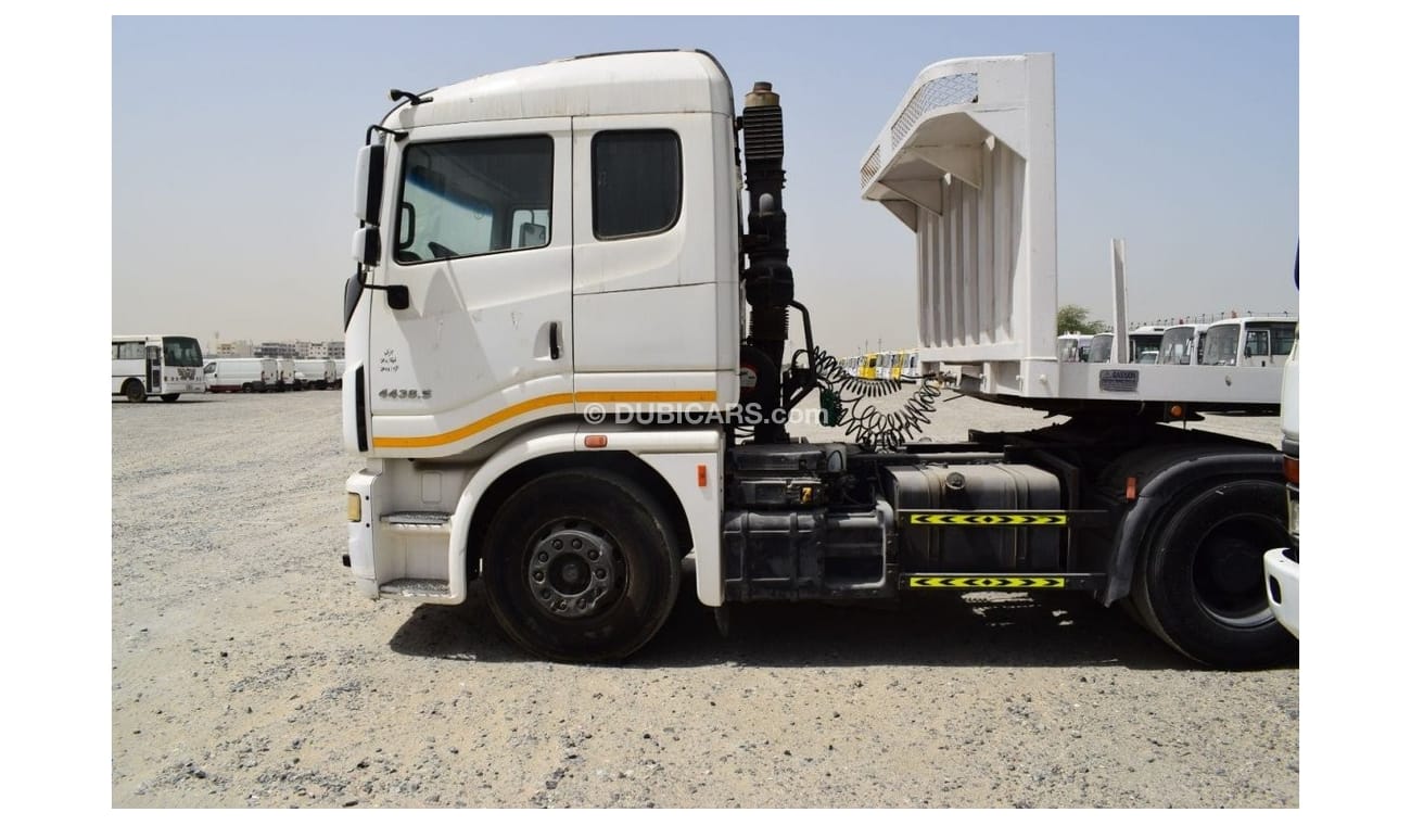 Tata Prima Tata 4438 Prime Mover with Trailer, Model:2015. Only done 20378 km done 20