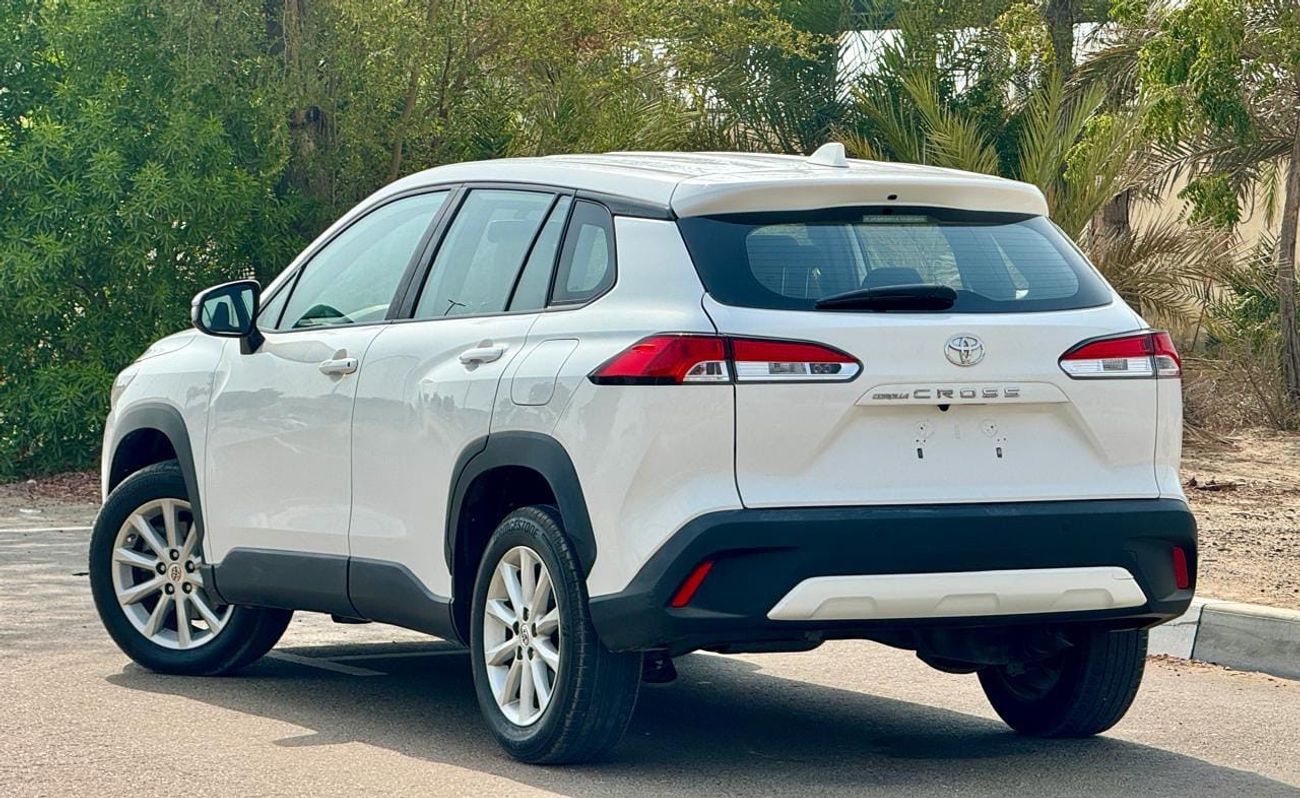 تويوتا كورولا كروس 2022 1.8L GCC (1190/-MONTHLY)