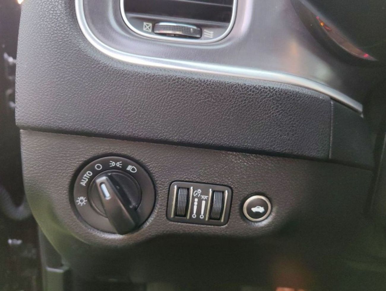 دودج تشارجر SXT Warranty one year