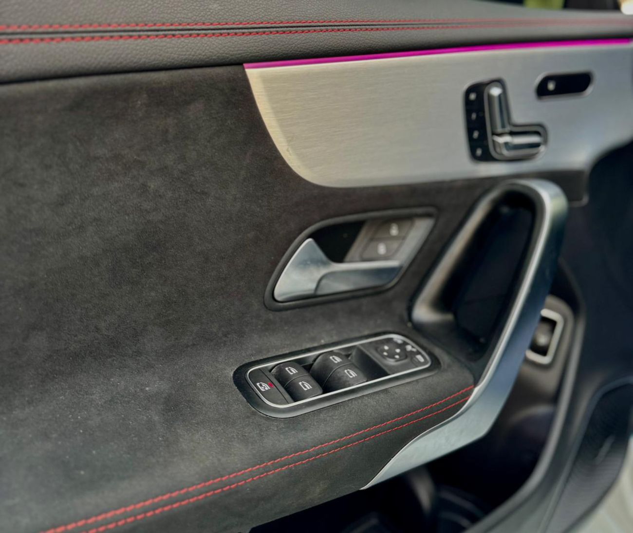 Mercedes-Benz CLA 250 Std 2.0L (221 HP)