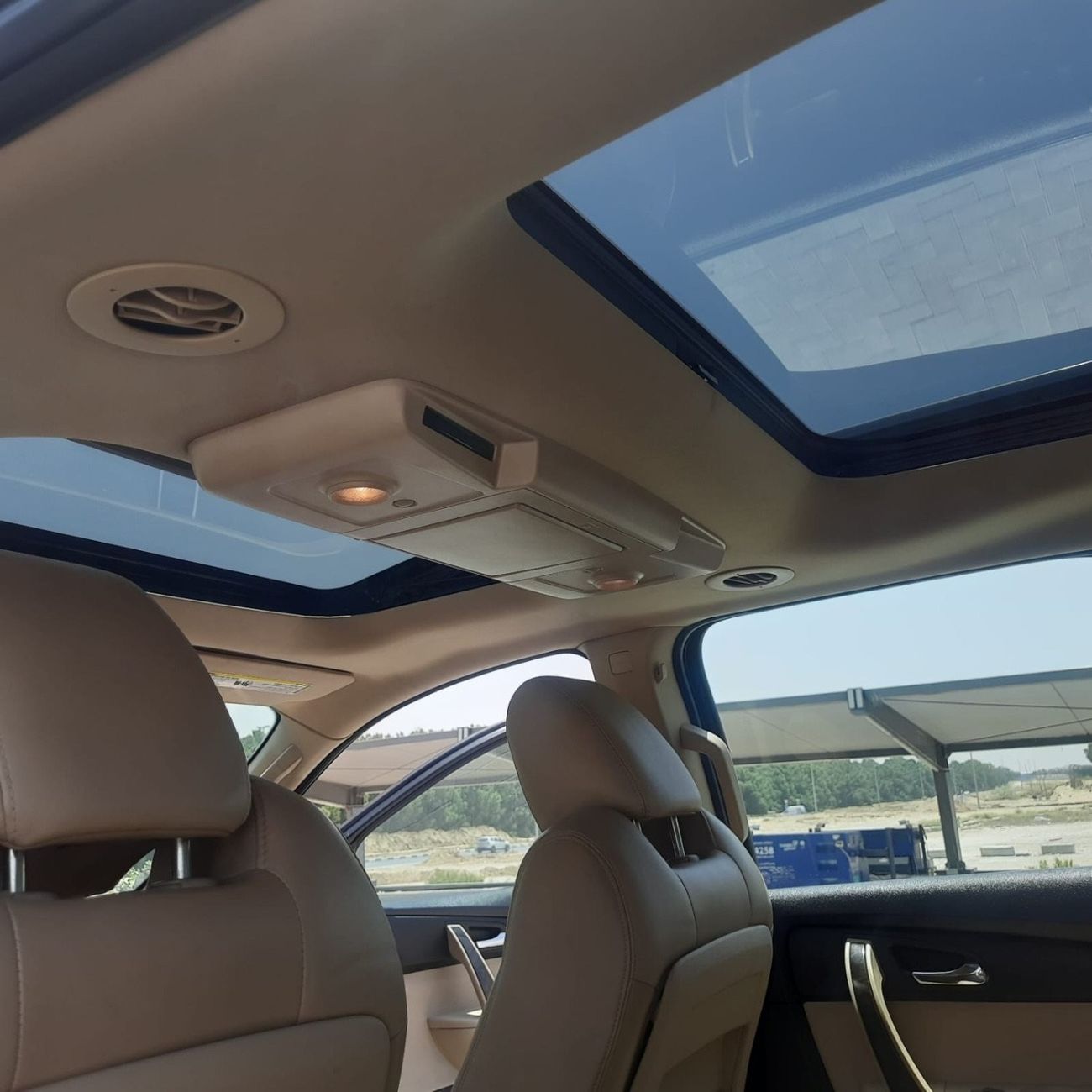 GMC Acadia SLE GMC Acadia Model 2012   GCC -- full opsions no 1 very very- VERY GOOD CONDITION