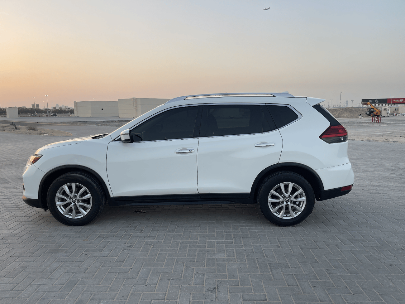 Nissan Rogue nissan rouge 2017 usa in very good    Nissan Pathfinder    Excellent Condition (USA  _ SPEC) - MODEL