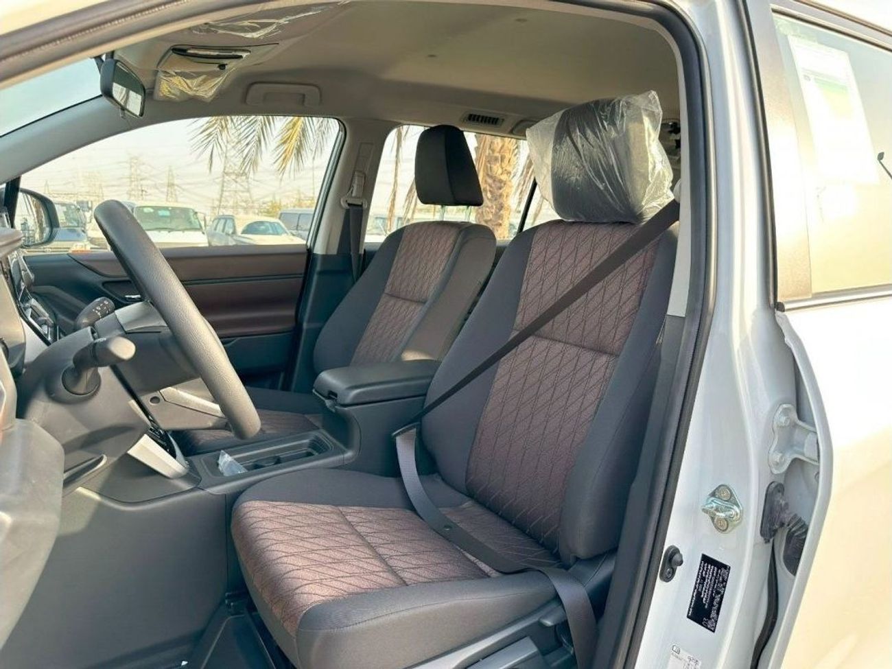 تويوتا إينوفا Toyota Innova 2.0L, FWD Petrol-2.0 L. 2024