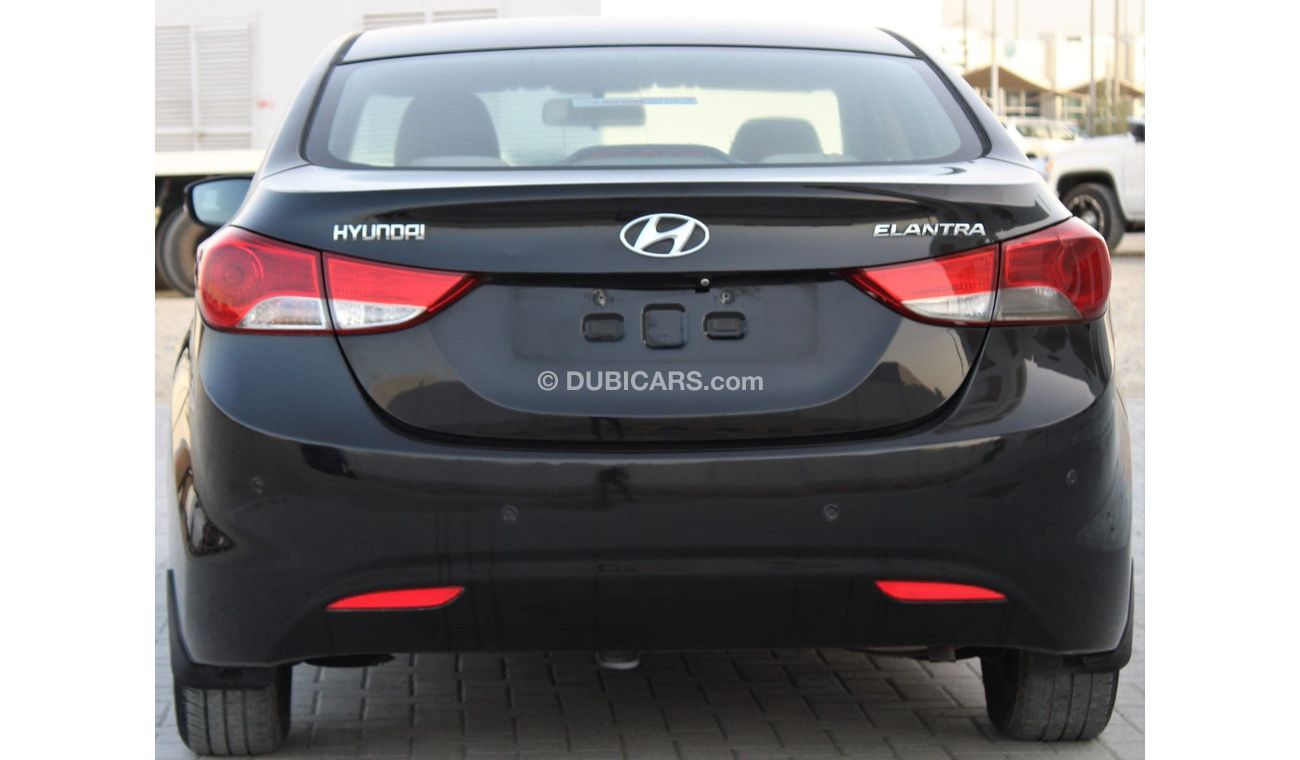 Hyundai Elantra Hyundai Elantra 2012 GCC in excellent condition without accidents