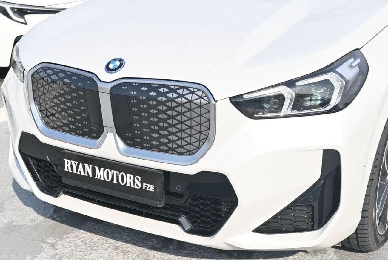 بي أم دبليو iX1 XDRIVE30 LUXURY M SPORT PACKAGE BMW iX1 xDrive 30L M Sport Kit Model 2024, Color White