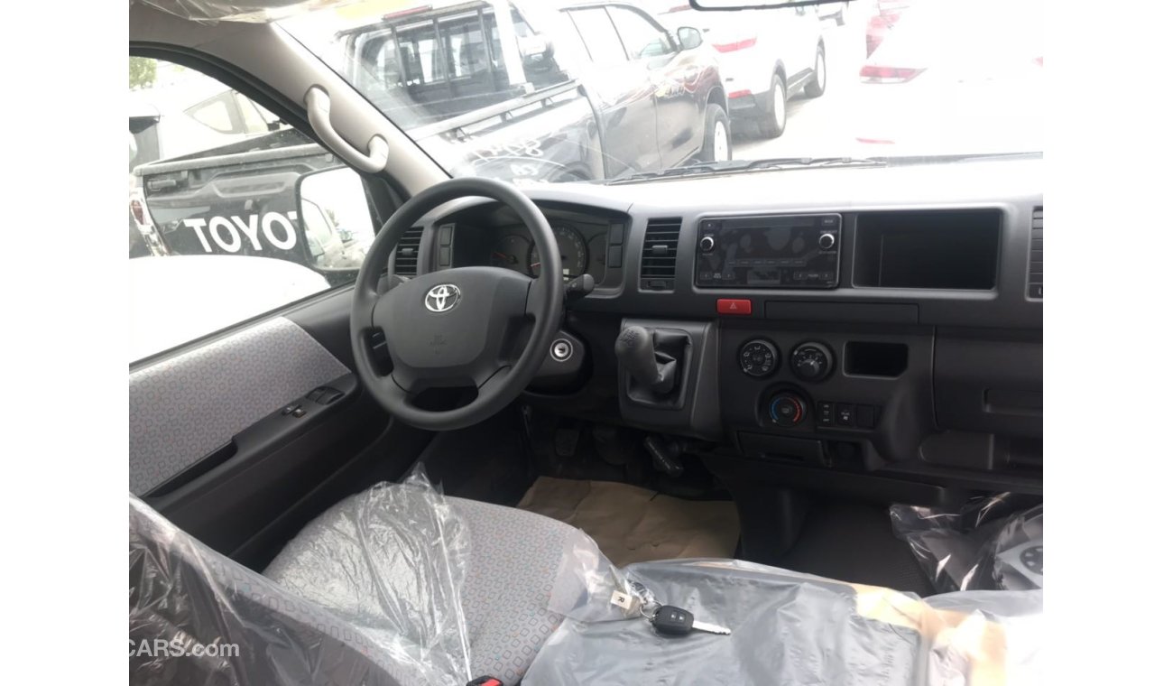 Toyota Hiace 15 seats