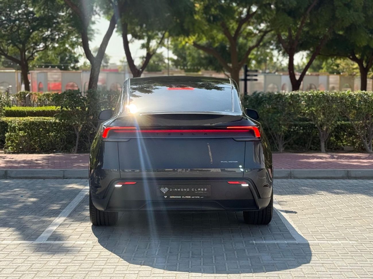 Tesla Model Y Long Range (AWD)