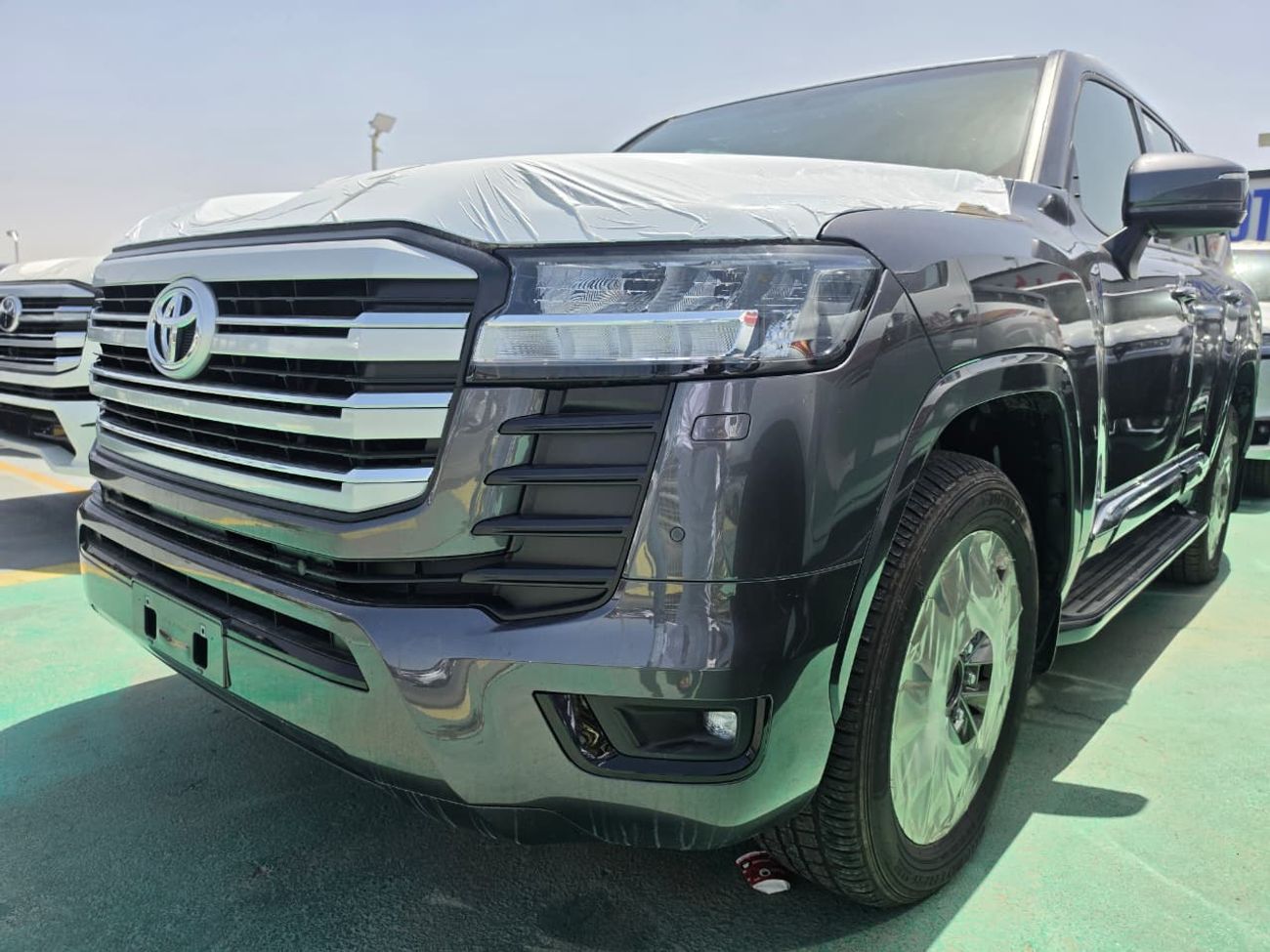 تويوتا لاند كروزر Toyota Land Cruiser LC300 2026 – جميع الفئات متوفرة | 4.0 و 3.5 بنزين | صفر كم