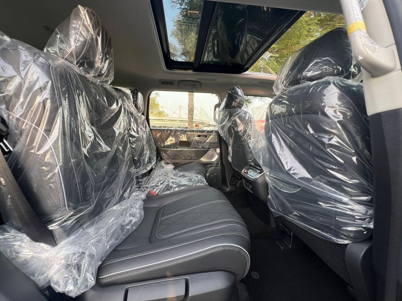 Infiniti QX80 SENSORY BENCH CHAIRS